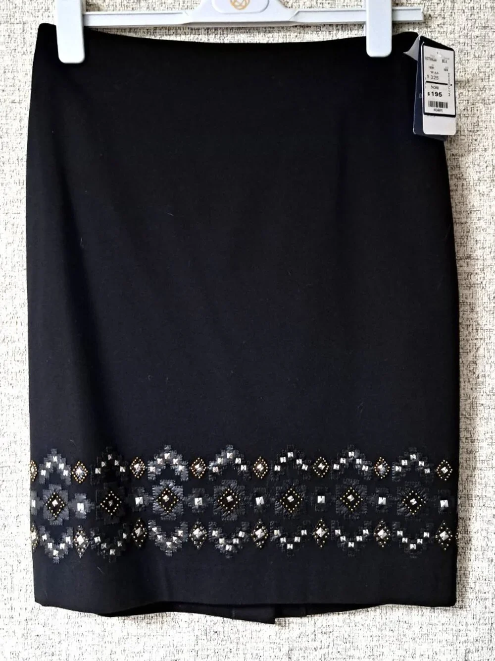 DONCASTER NWT LADIES EMBELLISHED BLACK SKIRT LINED SIZE 4 BEAUTIFUL